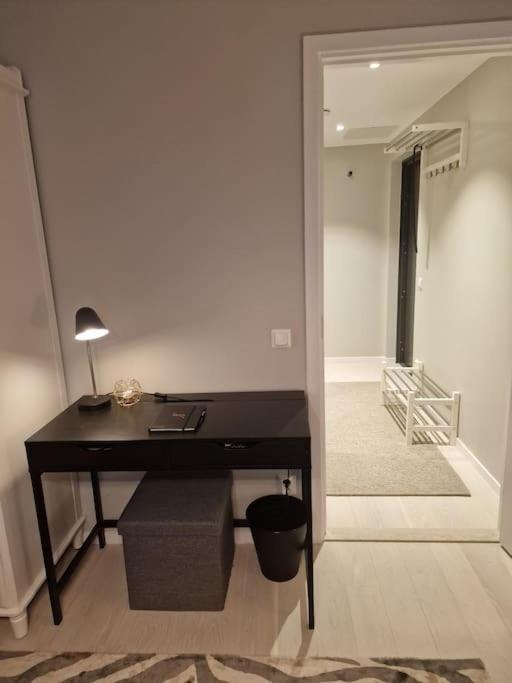 Modern Room With Bathroom, No Kitchen And Your Own Entrance Stoccolma Esterno foto
